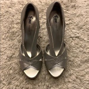 Fioni Silver sparkle heels